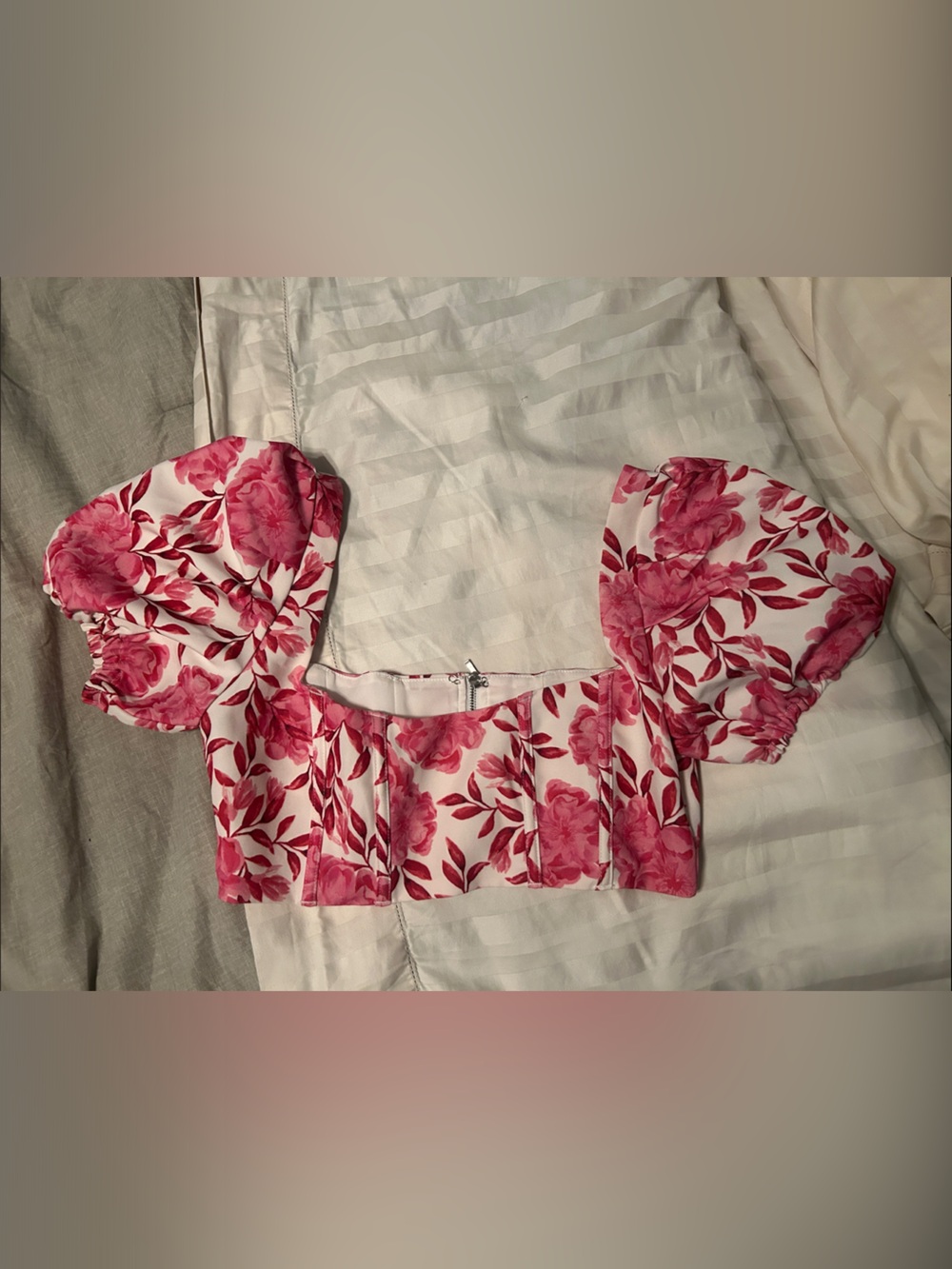 White Fox Boutique Pink Floral Puff Sleeve Crop Top